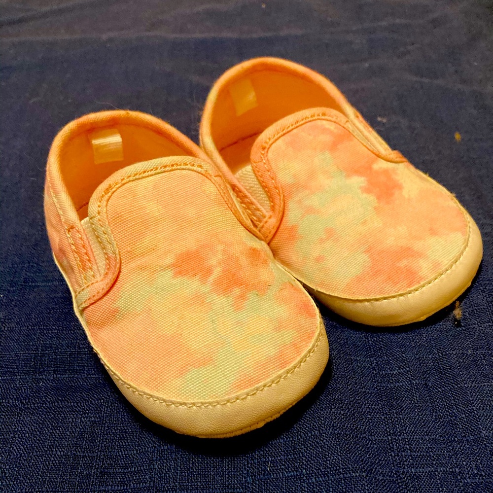 Infant tie dye pink slip ons!